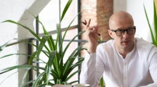 3 Ways to Motivate Your Interiorscape Staff at Work Featured Image