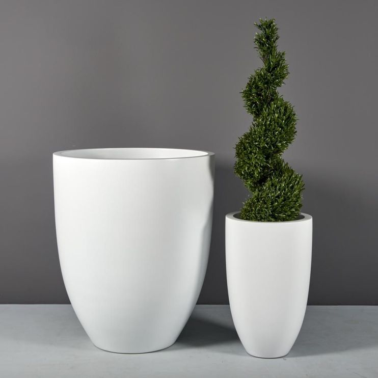 Jay Scotts Fiberglass Brannan Tapered Round Planter (18